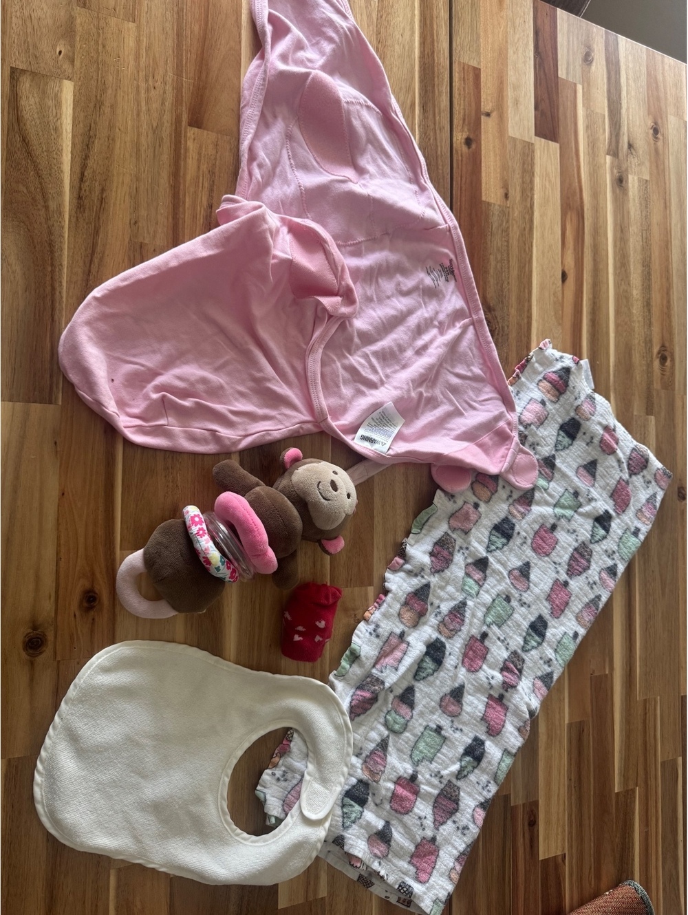 Newborn 0-3M Baby Girl Bundle Swaddle Blanket Bib Rattle Socks Pink Gift Set